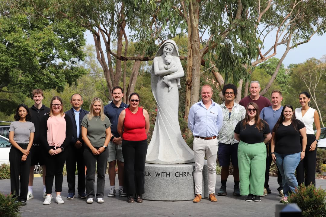 122123346914193578_122277529802193578-1