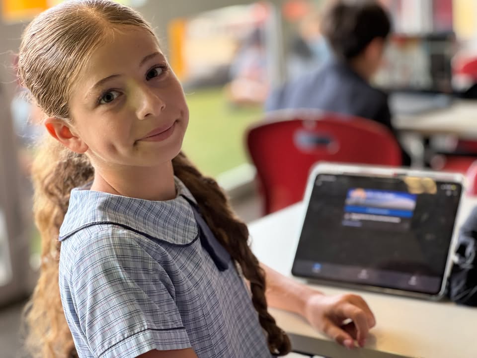 122123346914193578_122280346364193578-1