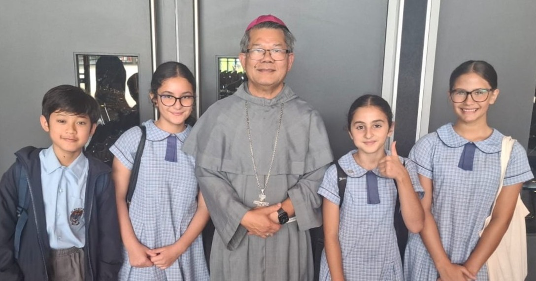 122123346914193578_122280794930193578-1