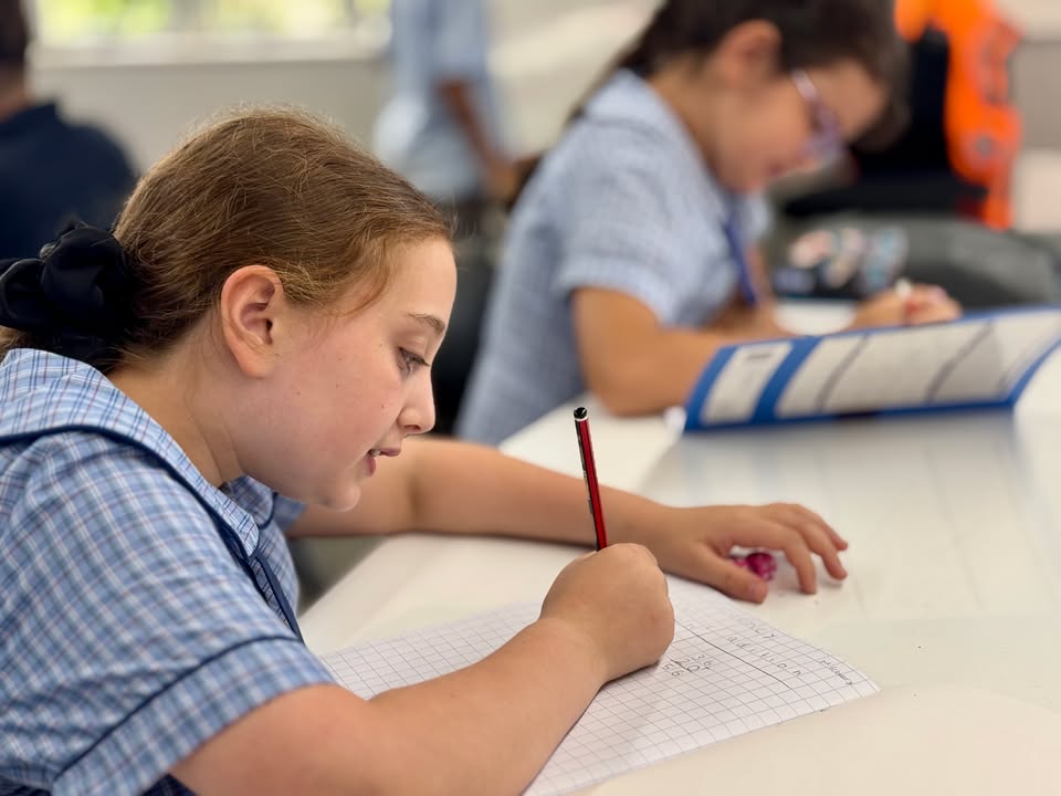 122123346914193578_122282272454193578-1