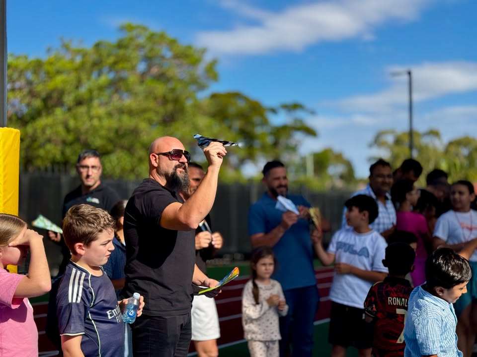 122123346914193578_122284759370193578-1