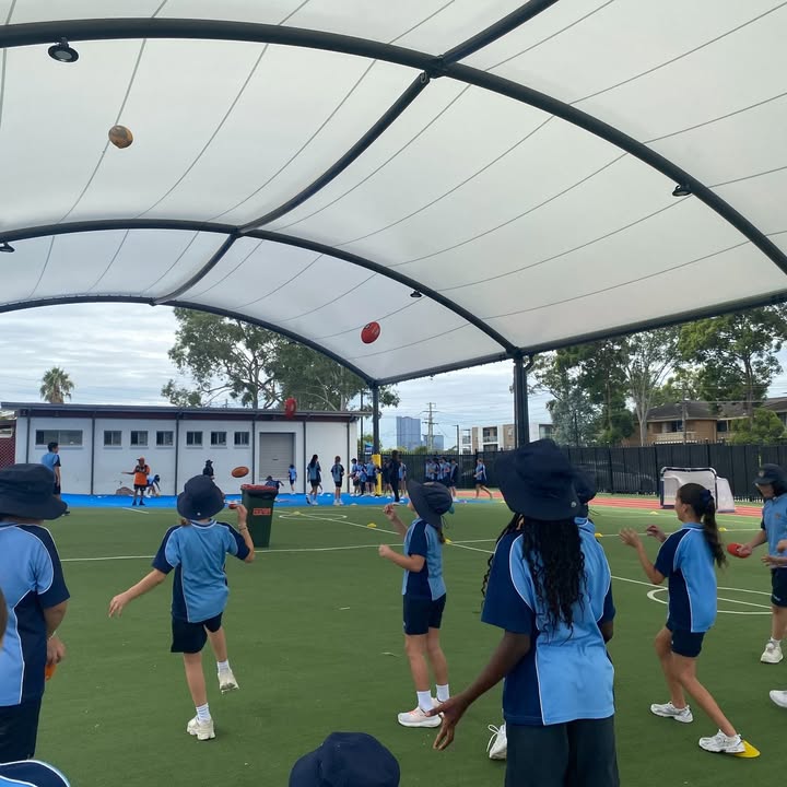 122123346914193578_122285629082193578-1